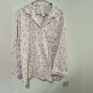 NWT’s Liz Claiborne Elizabeth Pink Flowered Flannel Pajama 2-Piece Set